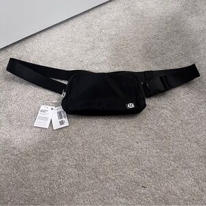 Lululemon Everywhere Belt Bag